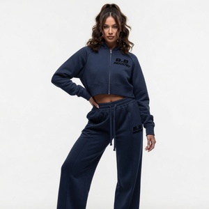 Ensemble de survêtement classique noir avec sweat à capuche court zippé et pantalon large en molleton de coton brossé doux, confortable pour le streetwear et la détente - Product Image 2