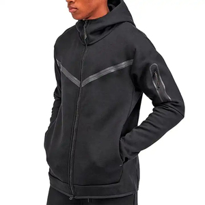 Ce sweat à capuche pour homme est fabriqué au Pakistan par une usine OEM et présente une finition durable, idéal pour les grands importateurs de vêtements. - Product Image 5