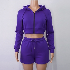 Conjunto de Dos Piezas para Mujer, Sudadera Corta y Pantalones Cortos, Tela Suave y Elástica, Ropa Informal para Estar en Casa, Atuendo Cómodo para el Verano, Ropa de Estilo Urbano - Product Image 3