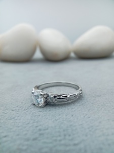 D'VINS JEWELS Bague de fiançailles et de mariage tendance pour femme, sertie de pierres de laboratoire taille brillant, couleur D, plaqué or blanc - Product Image 4