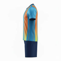 Maillot de football à manches courtes avec logo personnalisé, matière premium, tissu extensible respirant pour les sports et l'entraînement en extérieur et en intérieur
