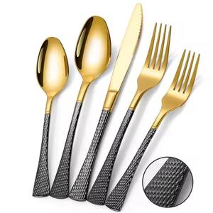 Juego de cubiertos de latón dorado de diseño con mango blanco, colección de cubiertos de lujo para mesa, ideal para restaurantes y hoteles. - Product Image 3