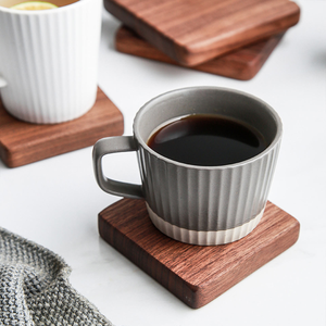Juego de Posavasos Cuadrados de Madera Maciza - Resistentes al Calor y Sin Astillas, para Tazas y Tazones, Acabado Liso de Grado Comercial - Product Image 2