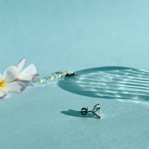 Pendientes Minimalistas con Diamante Cultivado en Laboratorio Certificado de 1.5 CT, Corte Princesa, Oro Blanco Sólido de 18K, Unisex, para Compromiso y Boda - Product Image 4