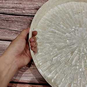 ถาดหกเหลี่ยมฝังเปลือกหอยมุกแบบปรับแต่งได้ขายดีที่สุด ถาดเสิร์ฟหวายลายเปลือกหอยฝังประดับ - Product Image 5