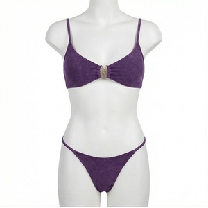 Ensemble de yoga 2 pièces imprimé papillon bleu avec finition dorée, body à col en V profond et jupe portefeuille longueur genou - Product Image 1