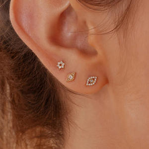 ทองคำแท้ 14K ประดับเพชรแท้รูปดาว ขายส่งเพชรแท้และเพชร CVD แบบเกลียวในตัว ต่างหูแบบ Labret ด้านหลังแบน ยี่ห้อ Zisma - Product Image 2