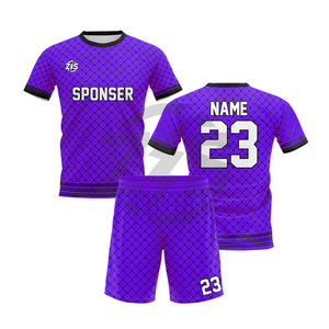 Ensemble de maillot et short de football personnalisé vert par sublimation pour homme, en polyester respirant, avec impression du numéro 23 et du nom Zersia - Product Image 2