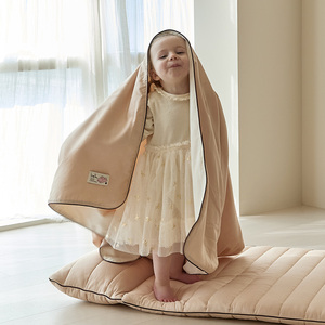 [designyoons] hellohizoo designyoons - Couverture en rayonne rafraîchissante au collagène pour bébé avec texture rayée douce - Product Image 1
