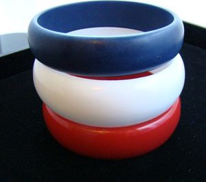 Handmade H a CRAFT Women's Classic Party <b>Resin</b> Bangles Bracelet with Carved Floral Design - Product Image 6