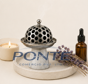 Brûleur d'encens en marbre blanc naturel au design vintage avec couvercle en métal alvéolé, diffuseur de parfum d'ambiance haut de gamme pour la méditation - Product Image 5