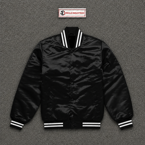 Blouson universitaire noir en satin personnalisé, blouson bomber de baseball brillant de qualité supérieure pour hommes, femmes et unisexe, style universitaire classique avec col montant - Product Image 5