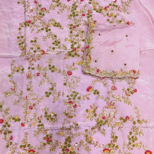 Traje de seda premium moderno, sin coser, bordado a mano, para mujer, estilo tradicional indio. - Product Image 1