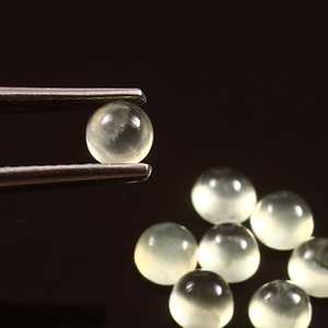 Lote al por mayor de gemas sueltas calibradas de prehnita natural redonda de 6x6 mm con parte trasera plana para fabricación de joyas - Product Image 2