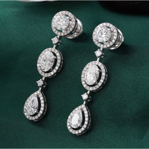 Boucles d'oreilles pendantes en or rose plaqué or 14 carats avec micro-pavé halo, serties de diamants de laboratoire multi-formes taille émeraude de 6,74 carats, idéales pour les mariages - Product Image 3