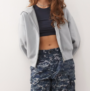 เสื้อฮู้ดซิปโอเวอร์ไซส์ผ้าฝ้ายหนา 100% พิมพ์โลโก้ตามสั่ง สไตล์สตรีทแวร์ทรงบ็อกซี่  ผ้าฟลีซหนานุ่ม รุ่น 2026 - Product Image 2