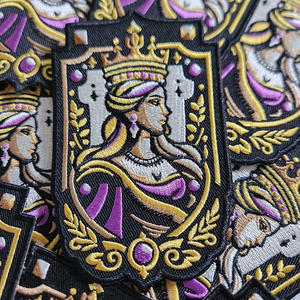 Parches Bordados Personalizados de Alta Calidad con Diseño de Reina, Parches Bordados a Medida con Transferencia Térmica - Product Image 5