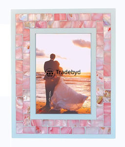 Marco de Fotos Decorativo con Incrustaciones de Madreperla, Acabado Brillante, Hecho a Mano por Tradebyd - Product Image 3