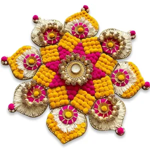 Décoration traditionnelle en coton Rangoli avec pompons roses et jaunes et perles dorées pour décoration de mariage, ensemble Rangoli - Product Image 1