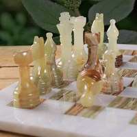 Jeu d'échecs moderne en marbre blanc et onyx vert, résistant au feu, avec pièces faites à la main en pierre naturelle, pour salle à manger, mur ou salon