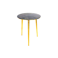 Table d'appoint de luxe avec pieds en métal doré et plateau en aluminium texturé – Table d'appoint moderne pour appartement, salon, décoration intérieure durable