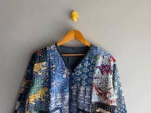 Chaqueta acolchada de algodón hecha a mano con estampado floral de leopardo, abrigo informal de invierno para mujer con bolsillos, regalo para ella. - Product Image 4