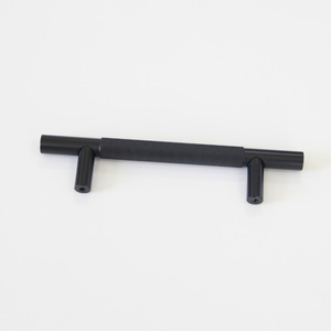 Tirador Moderno de Aleación de Zinc con Diseño de Barra en T y Acabado Moleteado para Muebles de Cocina, Baño, Mesitas de Noche y Comedor, Color Negro, Precio Económico - Product Image 2