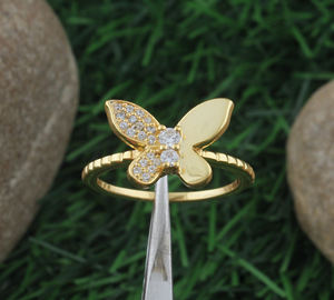 Bague Papillon en Argent Sterling 925 avec Zircon Cubique, Plaqué Or 18K, Sertissage Clos, Bijou Minimaliste pour Femme, Petite Bague, Vente en Gros - Product Image 2