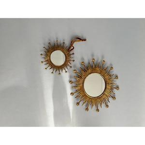 Espejo de pared de metal redondo vintage color solar para fines decorativos - Product Image 4