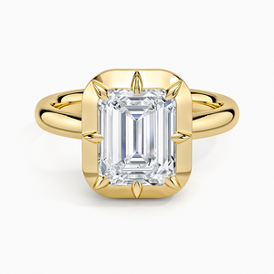 แหวนประดับเพชรเม็ดเดี่ยวทรงสวยหรู พร้อมการฝังแบบ Bezel-Prong อย่างมั่นคงด้วยทองคำ 18K สีเหลือง - Product Image 1