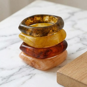 Pulsera de Resina Ligera de Proveedor Indio, Pulsera Moderna para Mujeres y Niñas, Uso Diario, Fiestas, Bodas y Festivales, en Oferta - Product Image 1
