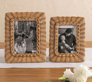 Cadre photo en rotin au design rustique fait main, finition brute et épurée, accent parfait pour les intérieurs minimalistes - Product Image 1