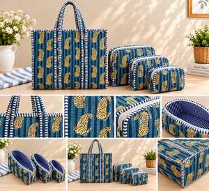 Lot de quatre trousses de voyage matelassées en tissu floral, pochettes de maquillage, organiseurs de rangement pour vanité, accessoires d'emballage pour valise - Product Image 3