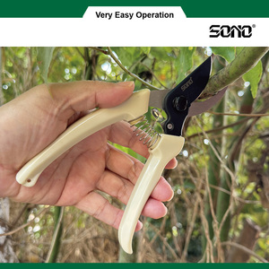 Tijeras de podar profesionales SONO J301, tipo bypass, con revestimiento de PTFE, para diestros, de acero al carbono con mango de plástico ABS. - Product Image 3