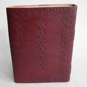 Journal relié en cuir fait main avec serrure en métal |   Carnet de notes vintage |   Carnet de croquis et journal de voyage, cadeau pour écrivains et artistes - Product Image 3