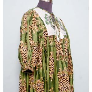 Robe longue imprimé tigre avec accent pompon pour femme, 100 % coton, style vintage évasé, pour événements formels, taille naturelle, écologique, vente en gros - Product Image 5