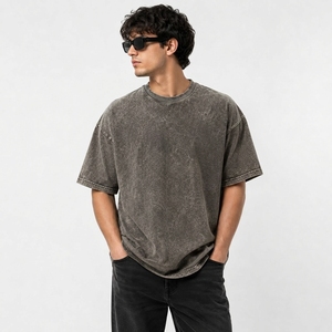T-shirt col rond en coton tricoté 100% épais, délavé et vieilli, coupe oversize, épaules tombantes, coupe carrée et décontractée, manches courtes - Product Image 3