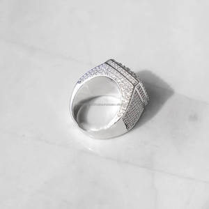 Anillo de Plata de Ley 925 Chapado en Oro con Moissanita y Diamantes Redondos, Estilo Hip Hop, para Hombre, Ideal para Regalos de Aniversario - Product Image 4