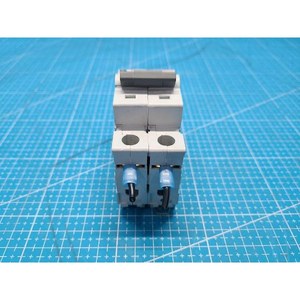 Disjoncteur miniature Eaton WMS2C03 d'occasion – Pièces détachées d'équipement semi-conducteur ancien - Product Image 4