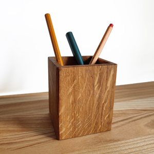Porte-stylos et crayons en bois sculpté floral de qualité supérieure, organisateur de bureau élégant au design floral unique pour le bureau et la maison - Product Image 3
