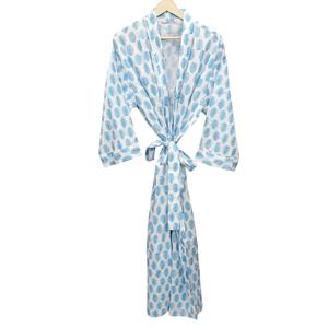Kimono traditionnel pour femme en coton biologique 100% fait main, motif floral, col en V, fermeture à ceinture, trois-quarts - Product Image 4