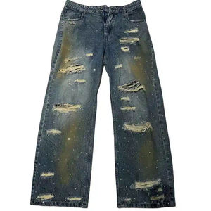 Faites sensation à chaque fête avec notre collection scintillante de jeans en denim délavé, ornés de strass, tendance et élégants. - Product Image 1