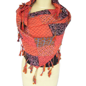 Elegante Bufanda de Seda con Patrón de Parches y Flecos, Chal de Diseño Lujoso, Suave y Ligero para Mujer, a la Moda para Todas las Temporadas - Product Image 3
