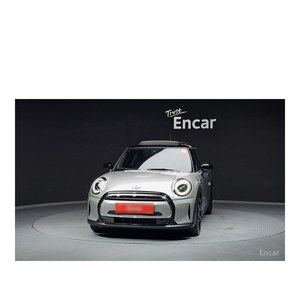 Mini Cooper Classic Plus 2022 avec caméra arrière, sièges en cuir, conduite à gauche - 30 876 km, modèle 2022/12 - Product Image 3
