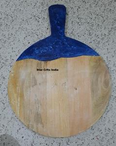 Planche à découper et à servir ronde en bois de manguier, design en résine tendance, finition blanchie, épaisseur 2 cm, passe au lave-vaisselle - Product Image 1