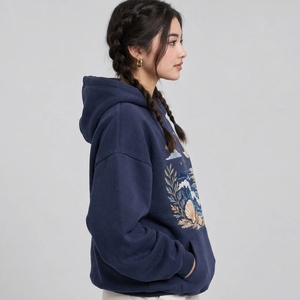 Sudaderas bordadas para mujer con tela suave, costuras detalladas y diseños modernos para un estilo cómodo y personalizado para el día a día. - Product Image 4
