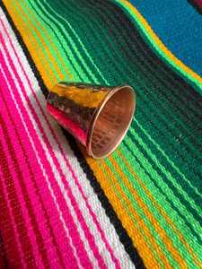 Vaso de chupito de cobre martillado hecho a mano, vaso de chupito para despedida de soltera o boda con estética rústica, sanador - Product Image 5