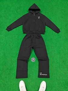 Ensemble de survêtement noir 500 GSM avec broderie, sweat à capuche zippé et pantalon de jogging ample à jambe droite en molleton 100% coton - Product Image 6