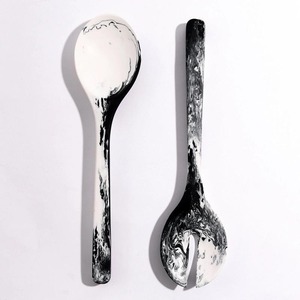 Cuillère à salade en résine époxy faite à la main, ustensile de service 10 ml, finition miroir, design classique, durable, pour fêtes, vaisselle de cuisine, vente en gros - Product Image 3