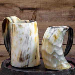 Cuerno Natural con Detalles Hechos a Mano y Apariencia Única de una Taza Vikinga, Taza Grande Hecha a Mano para Beber de Forma Vikinga - Product Image 1